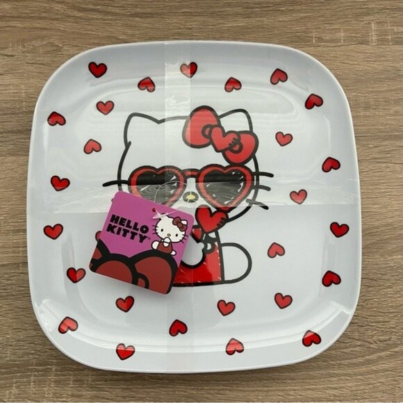 Hello Kitty Red White Melamine Large Plastic Dinner Plates Set of 4 NWT - Picture 1 of 5